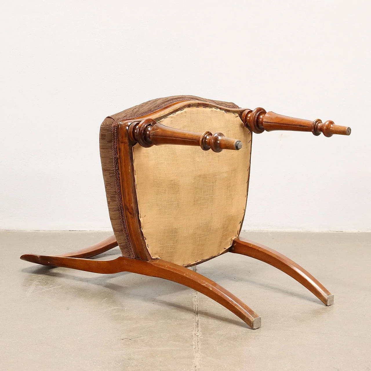 6 Chairs in walnut and fabric, second half of the 19th century 10