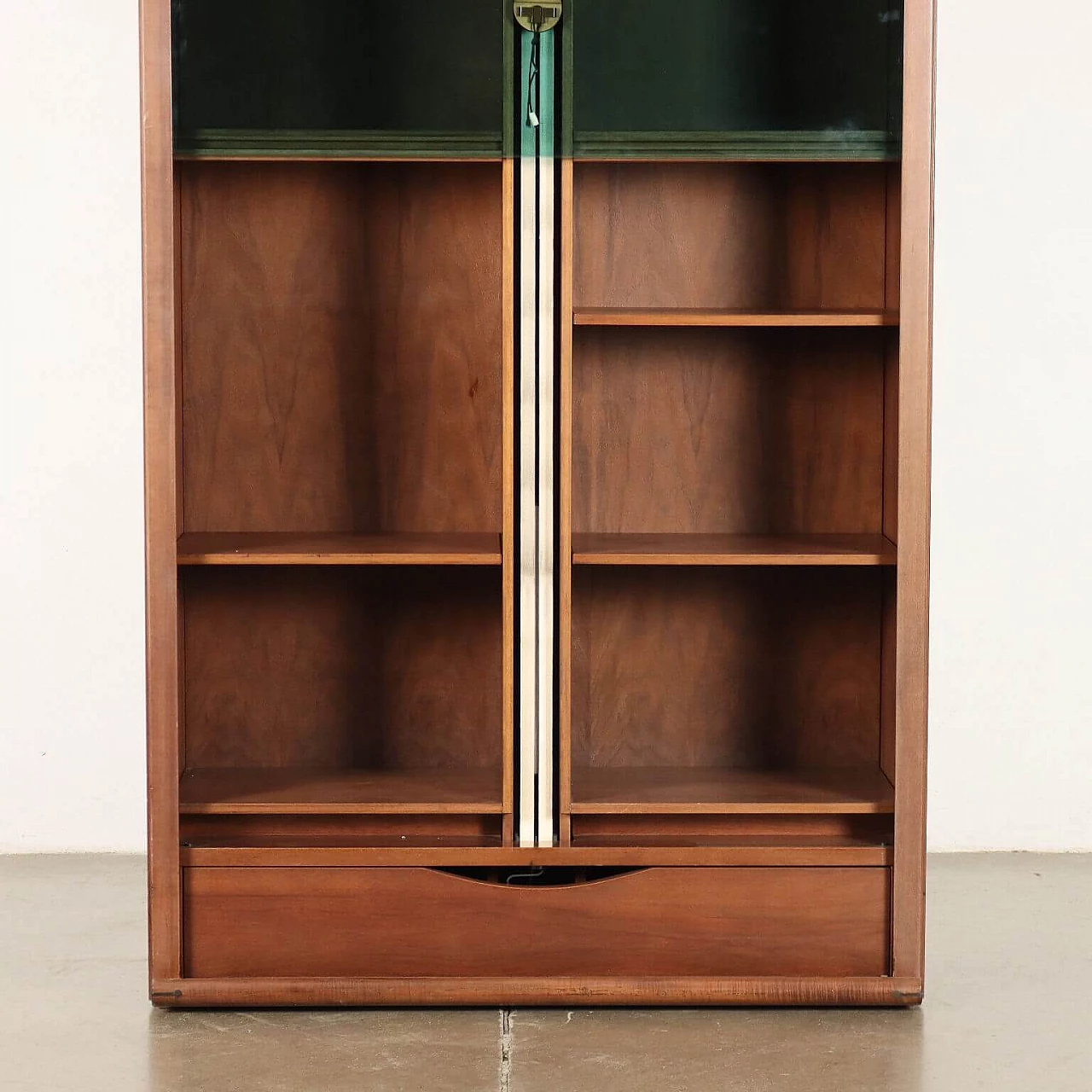 Zibaldone bookcase in walnut veneered wood by Carlo Scarpa for Bernini, 1970s 4