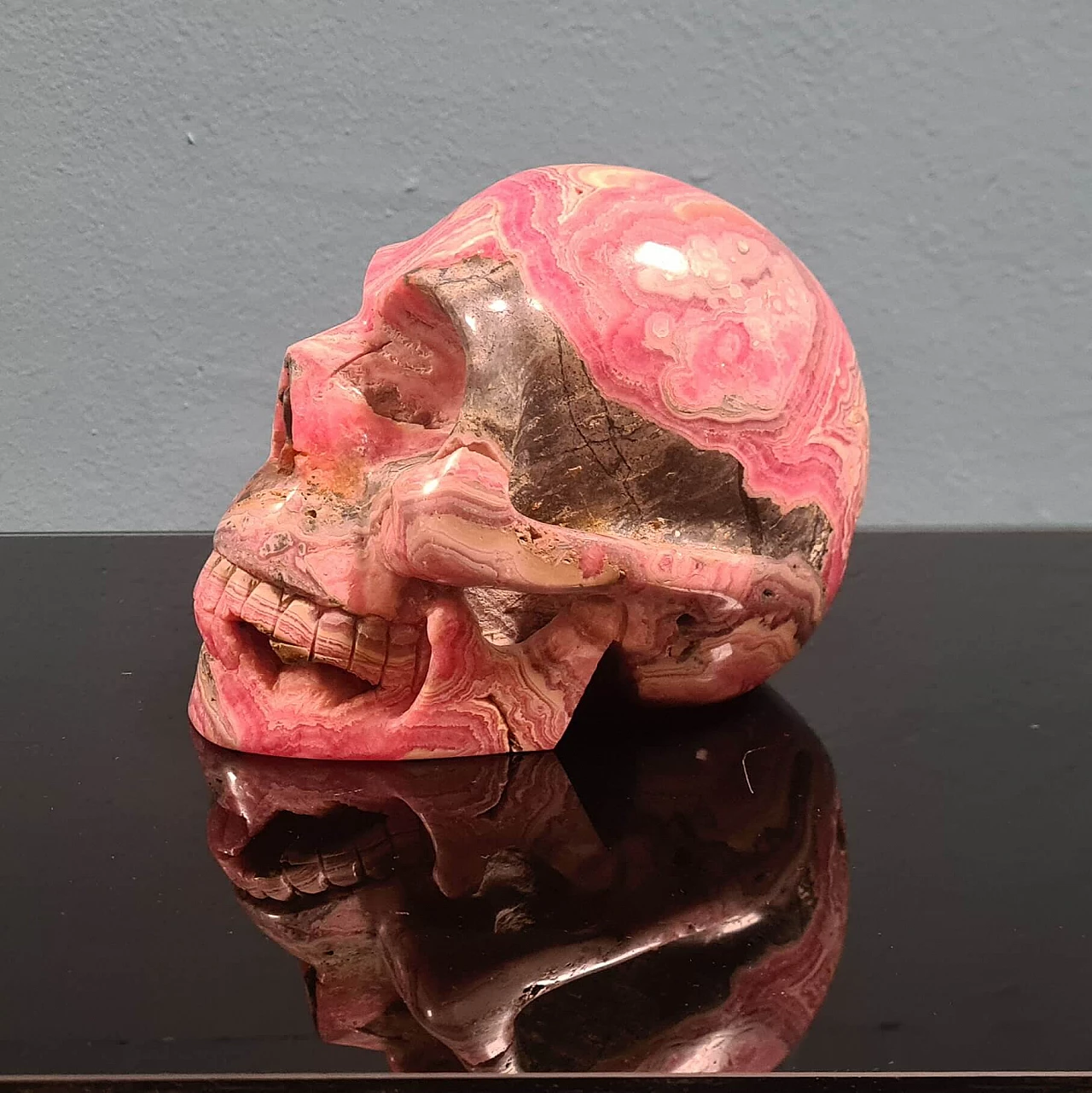 Skull, rhodocrosite sculpture, 1990s 4
