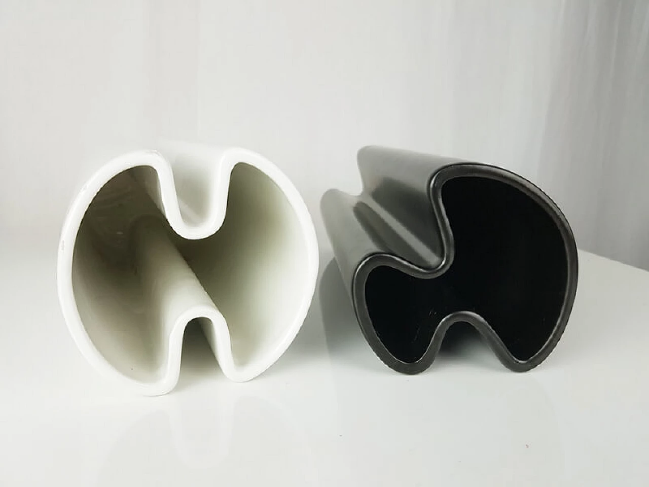 Pair of Filippine vases by Angelo Mangiarotti for Danese, 1964 4