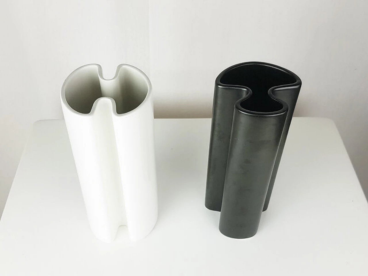 Pair of Filippine vases by Angelo Mangiarotti for Danese, 1964 5