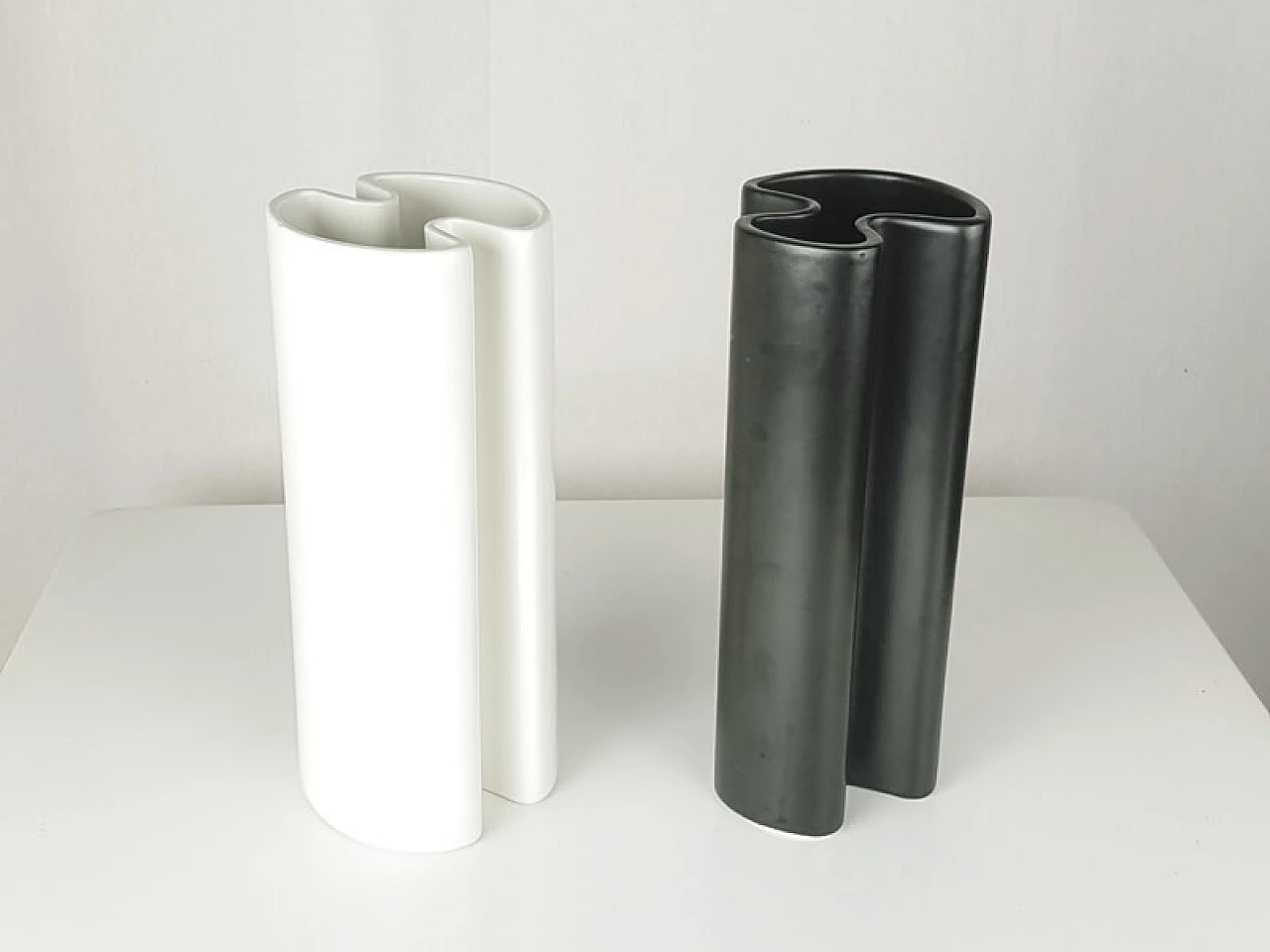 Pair of Filippine vases by Angelo Mangiarotti for Danese, 1964 6