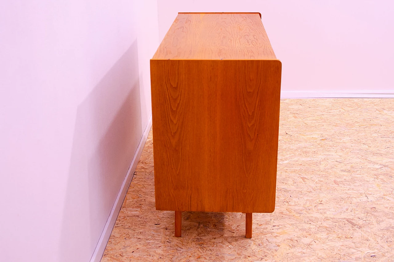 Cassettiera U-458 di Jiří Jiroutek per Interiér Praha, anni '60 6