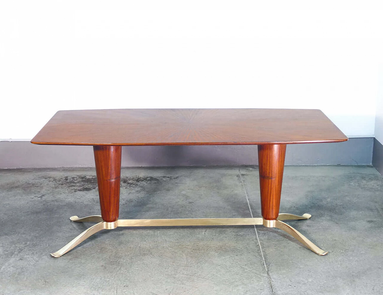 Wood and brass table attributed to Paolo Buffa, 1940s 5