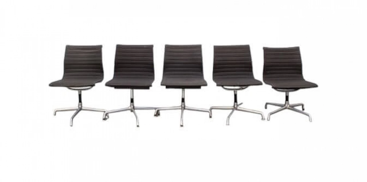 5 Sedie EA 108 in alluminio di Charles & Ray Eames per Herman Miller, anni '70 14