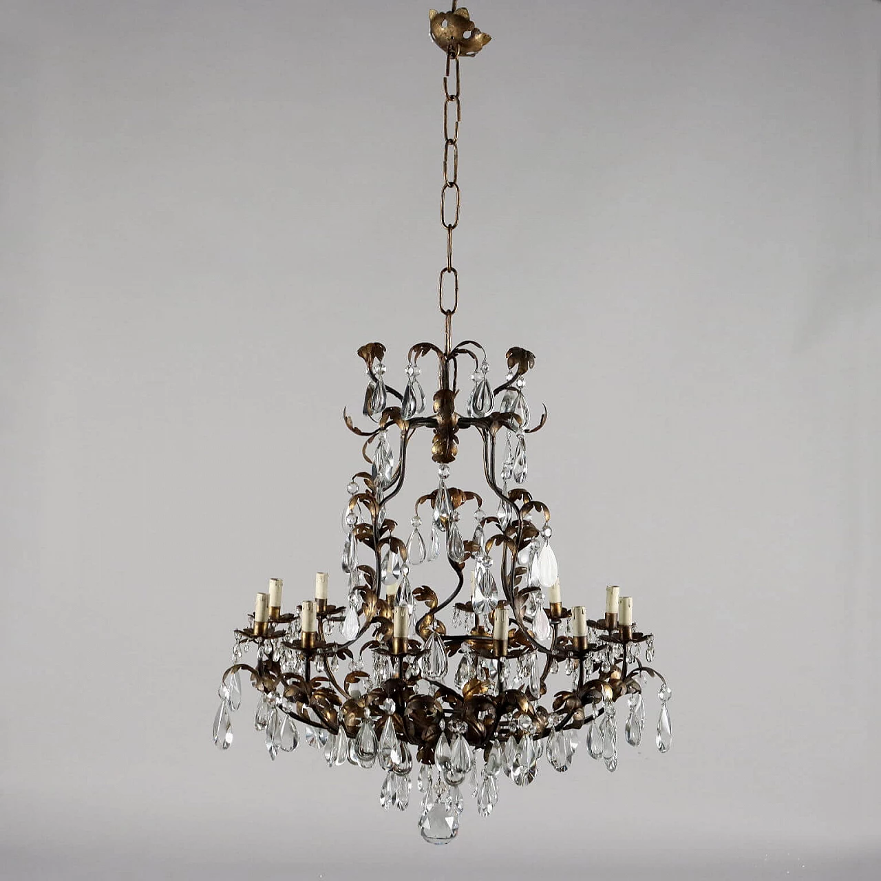 12-light chandelier made of sheet metal and glass pendants 1