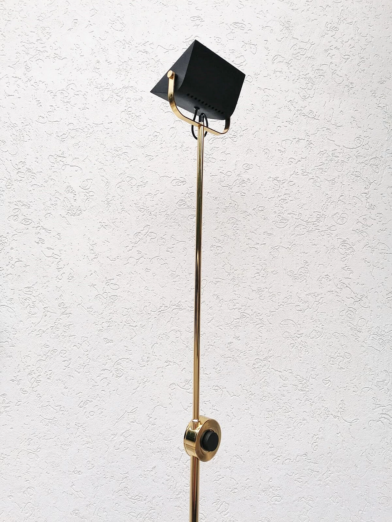 Gilded metal and black painted cast iron floor lamp, 1970s 1