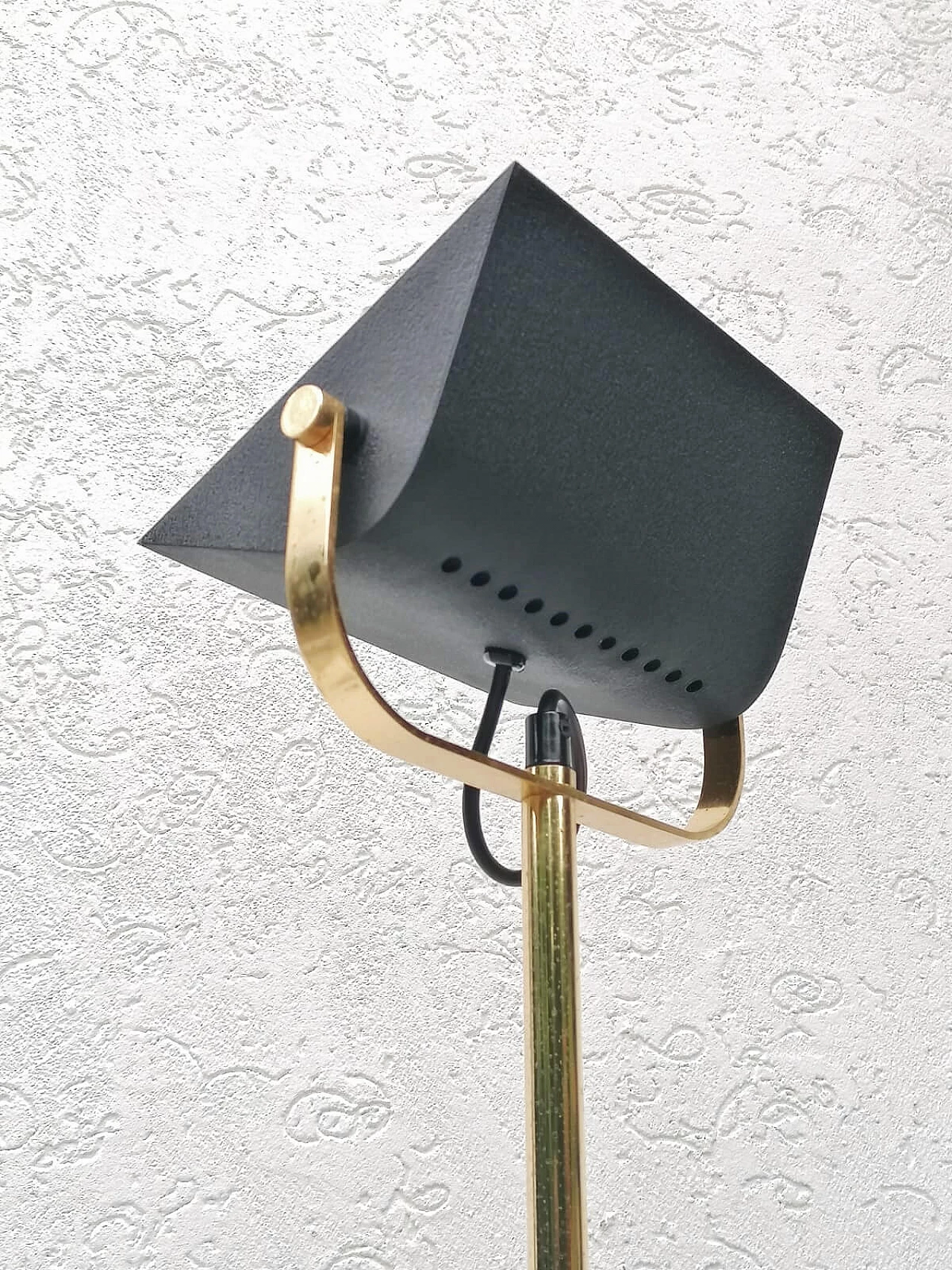 Gilded metal and black painted cast iron floor lamp, 1970s 5