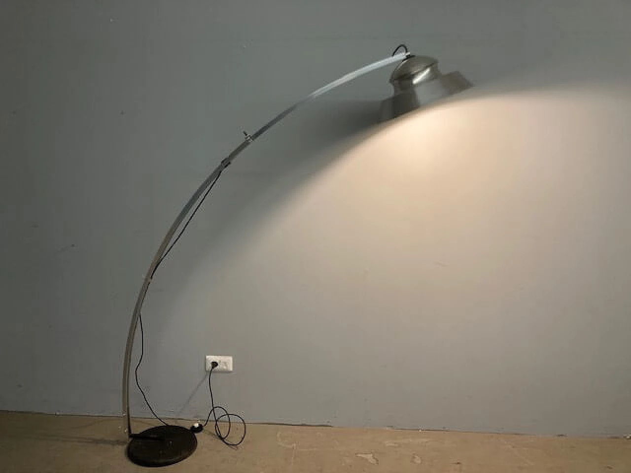 Space Age arched floor lamp in chrome-plated metal, 1960s 1