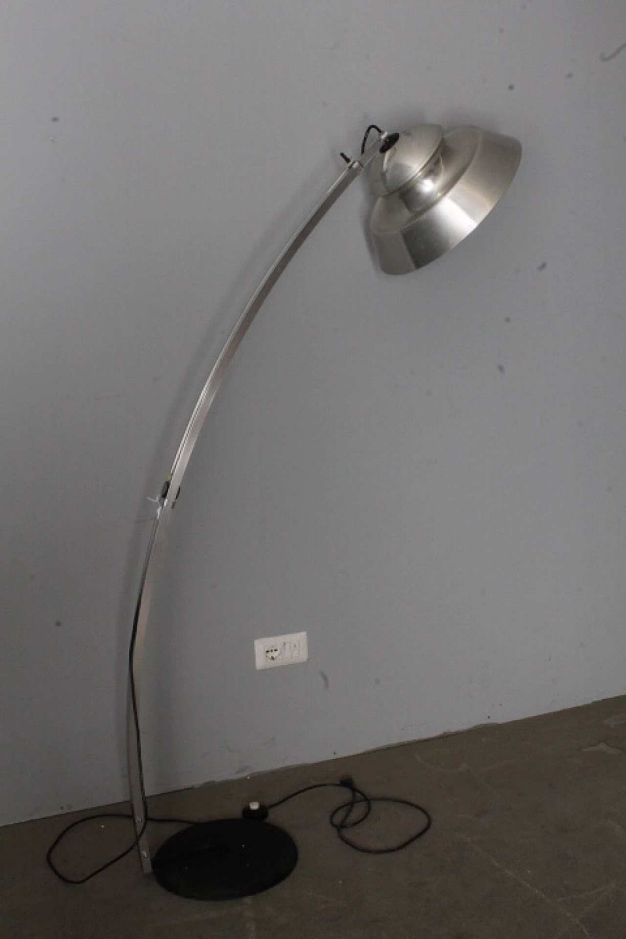 Space Age arched floor lamp in chrome-plated metal, 1960s 2