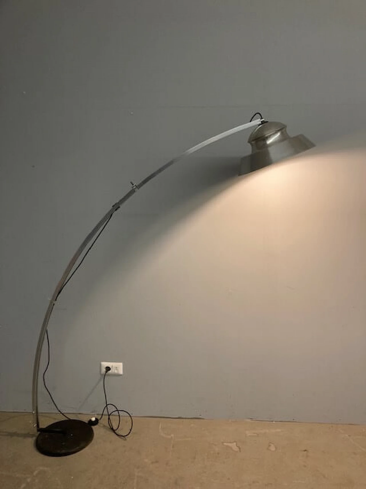 Space Age arched floor lamp in chrome-plated metal, 1960s 13