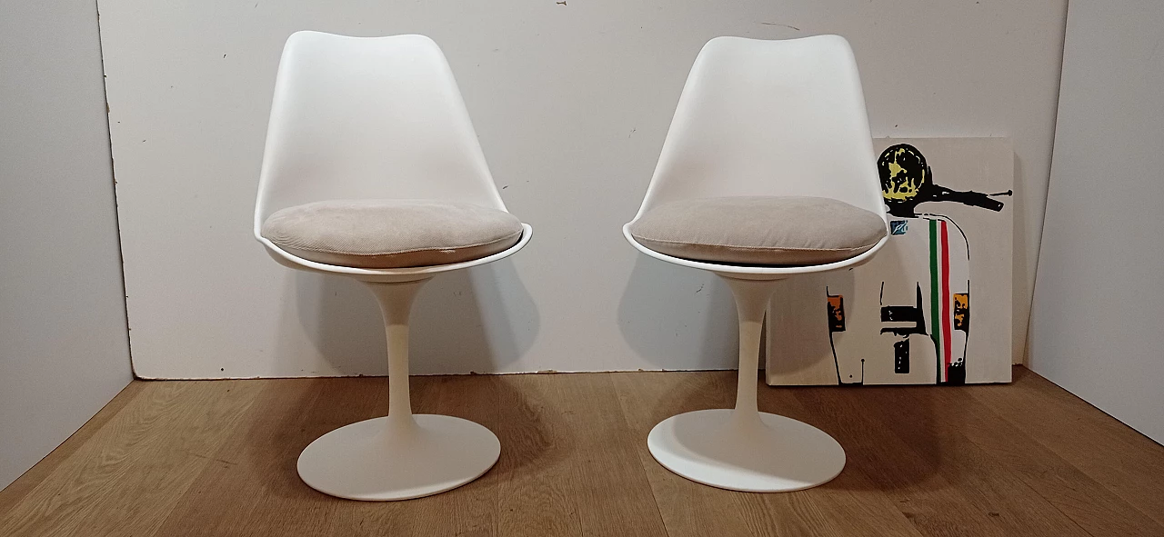 Pair of Tulip 769 S chairs by Eero Saarinen for Alivar, 1984 1