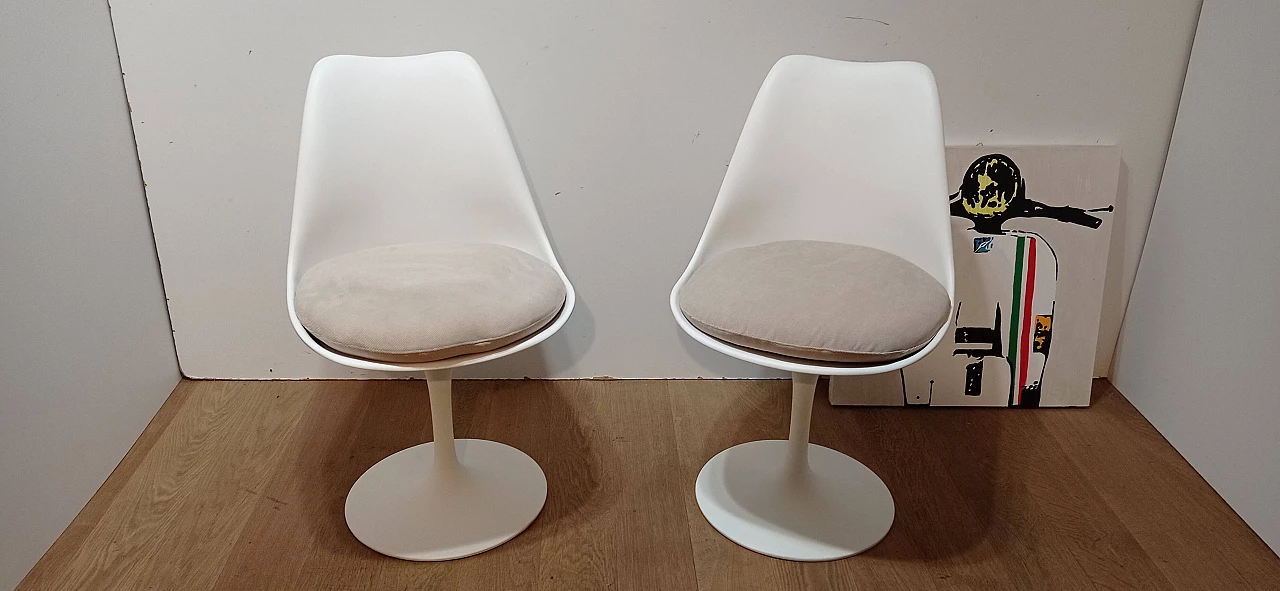 Pair of Tulip 769 S chairs by Eero Saarinen for Alivar, 1984 3