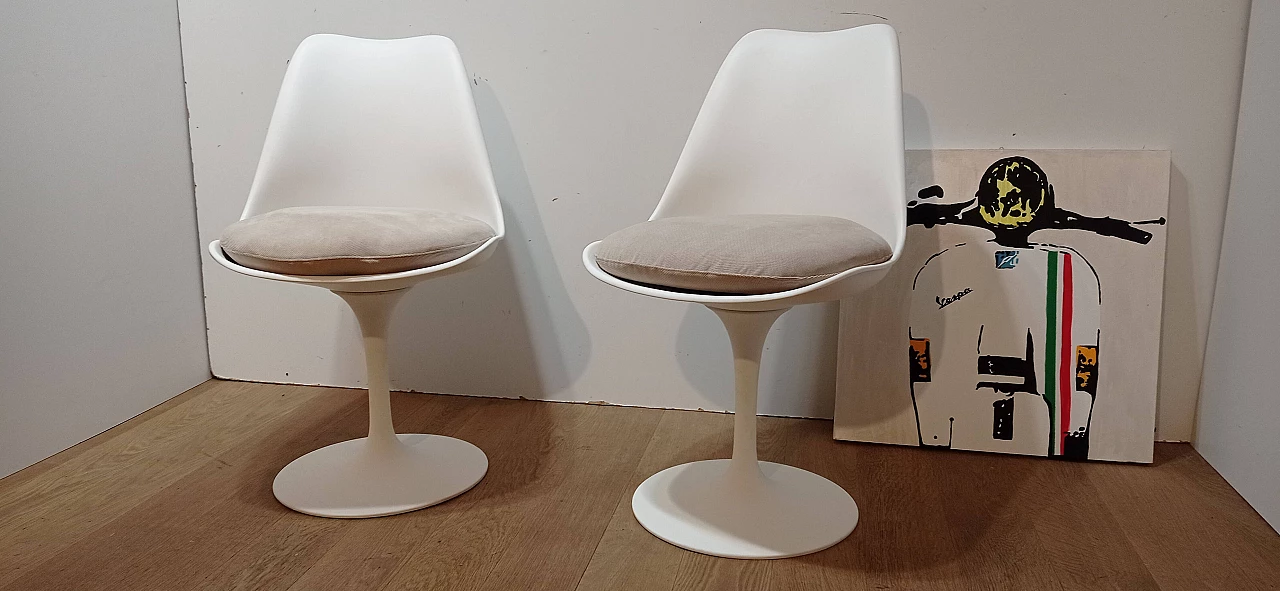 Pair of Tulip 769 S chairs by Eero Saarinen for Alivar, 1984 4
