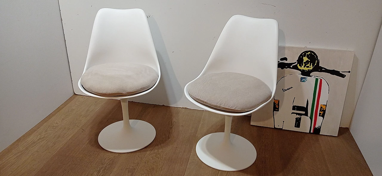 Pair of Tulip 769 S chairs by Eero Saarinen for Alivar, 1984 5