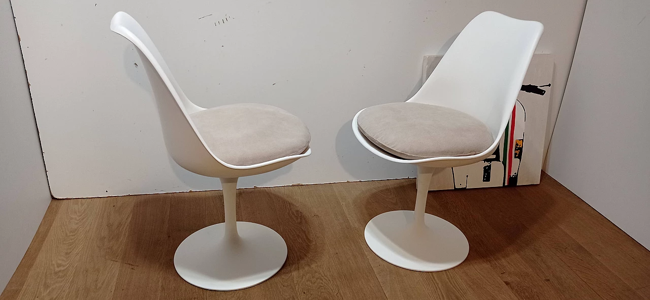 Pair of Tulip 769 S chairs by Eero Saarinen for Alivar, 1984 11