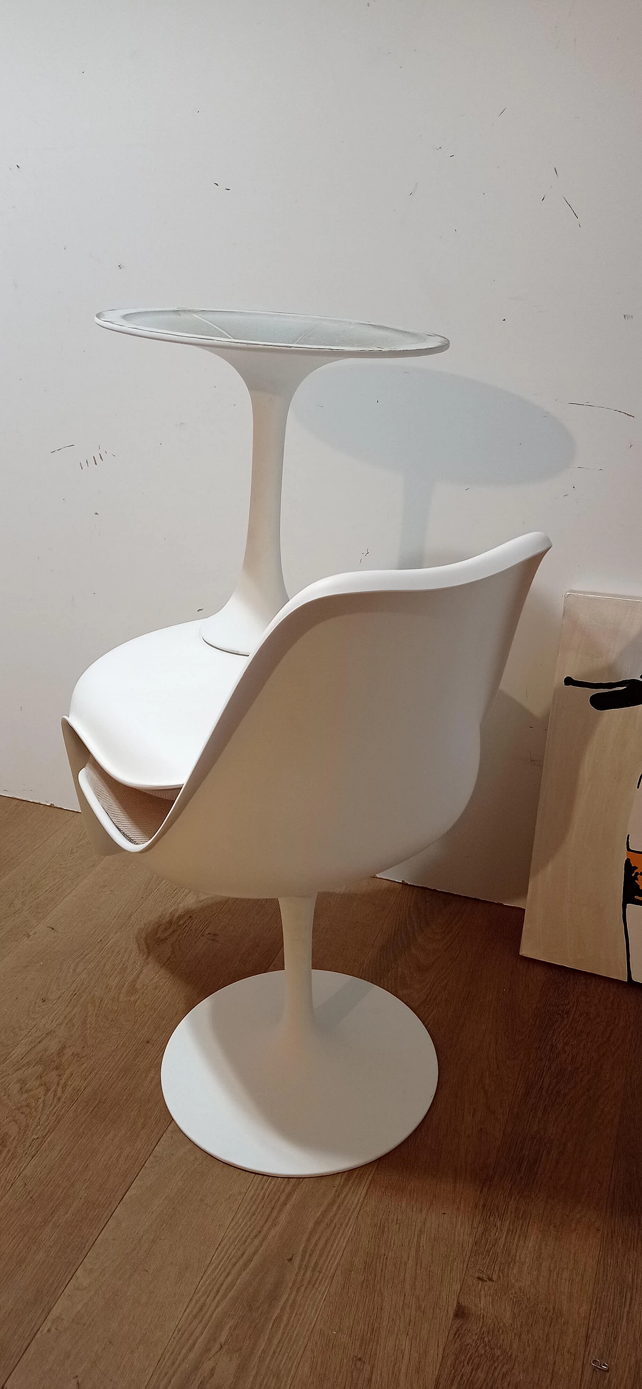 Pair of Tulip 769 S chairs by Eero Saarinen for Alivar, 1984 52