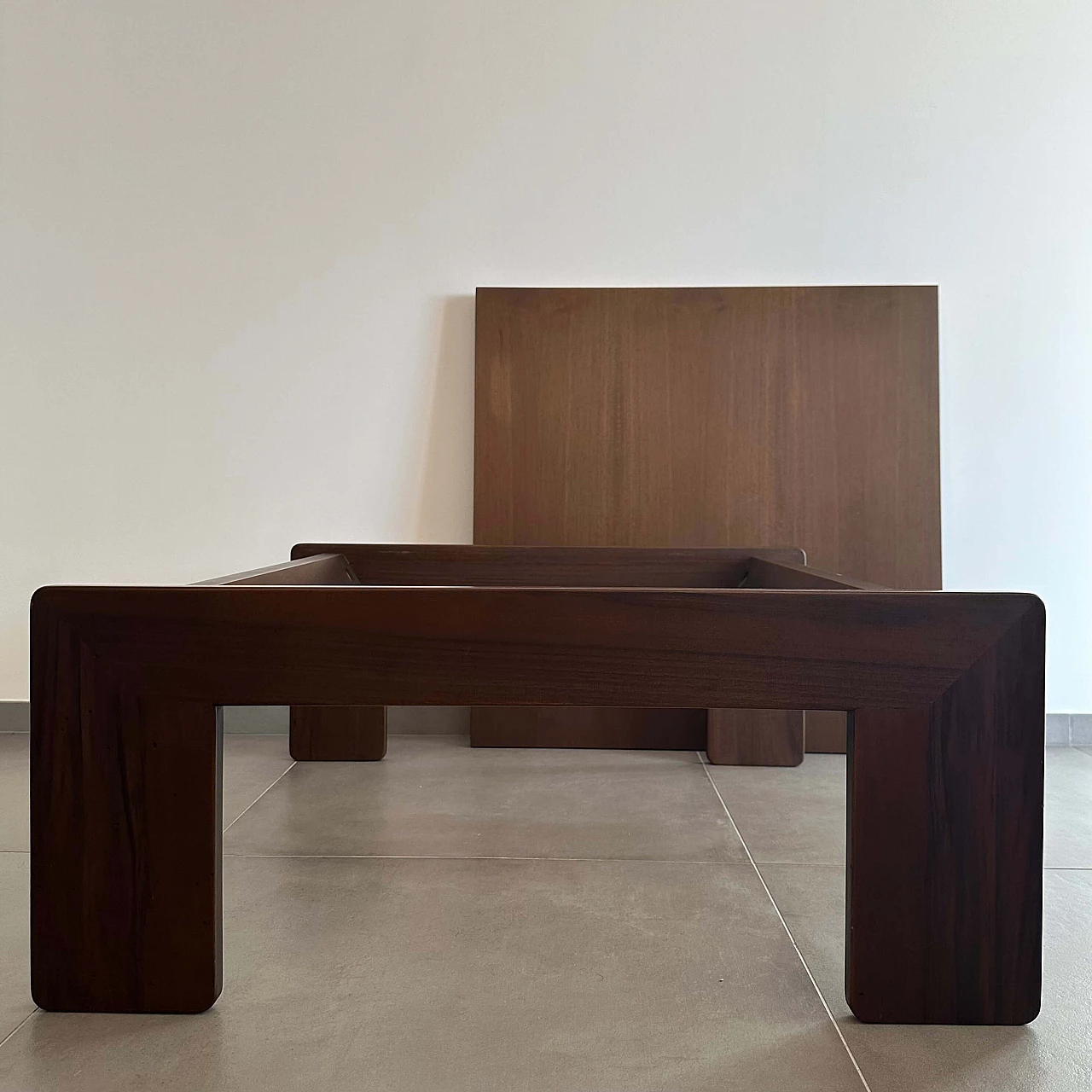Tavolino Bastiano in legno di Tobia Scarpa per Gavina, anni '60 1