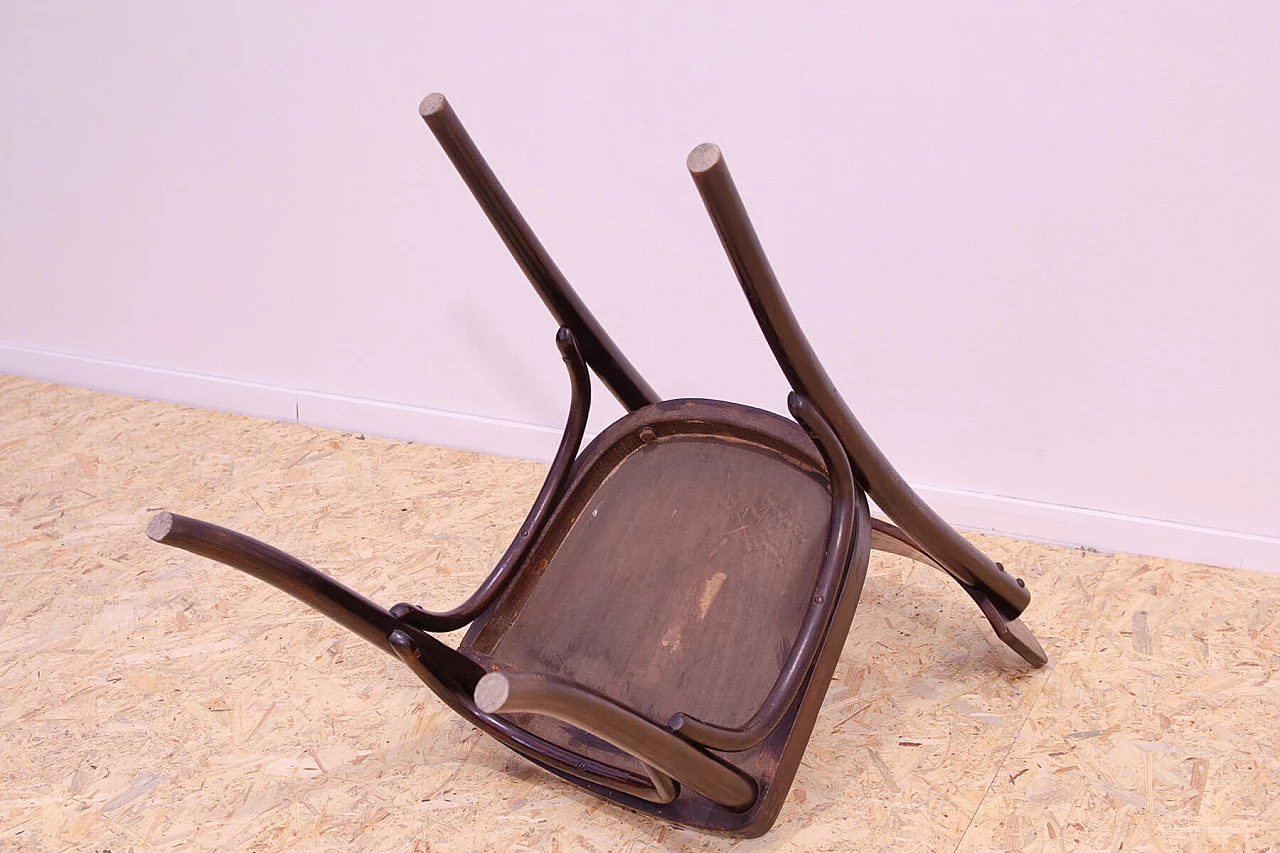 Bent beech chair by Thonet, 1920s 13