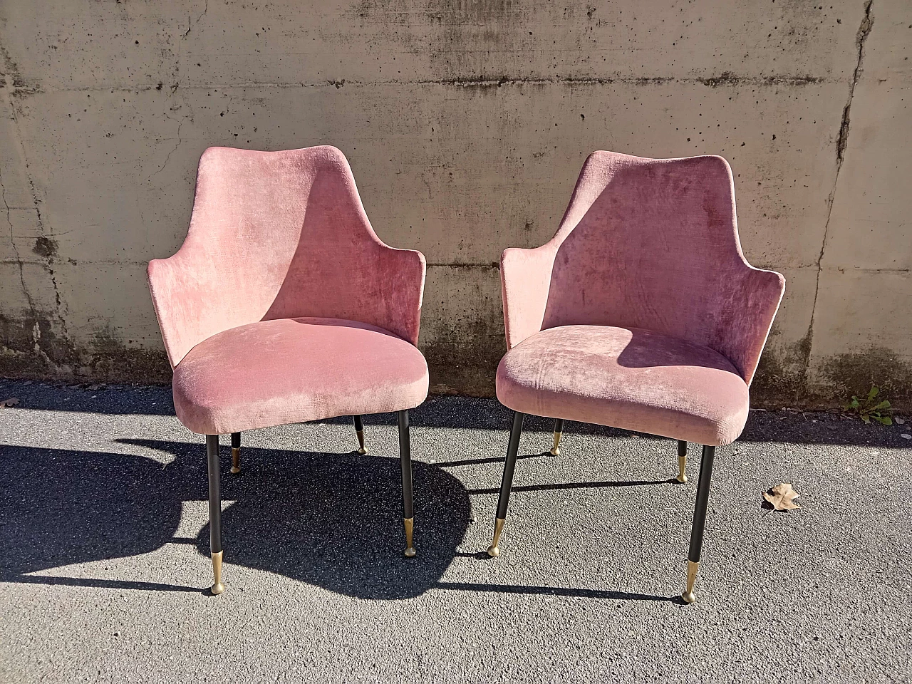 Pair of pink velvet and metal armchairs, 1950s 1