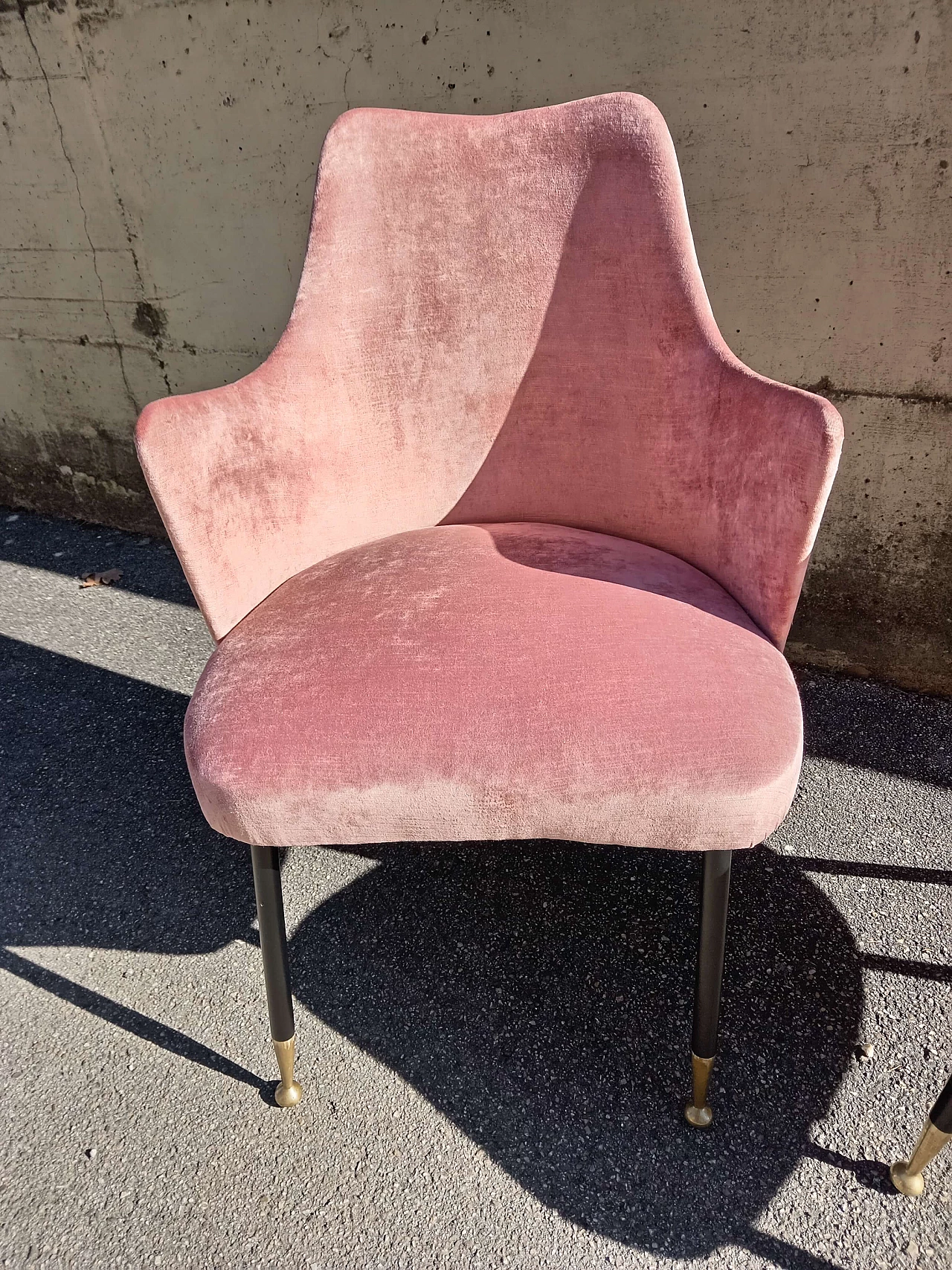 Pair of pink velvet and metal armchairs, 1950s 2