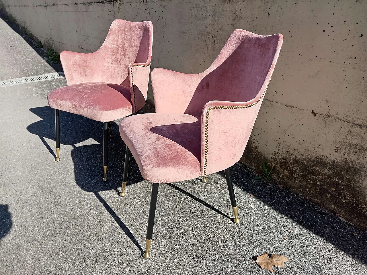 Pair of pink velvet and metal armchairs, 1950s 3