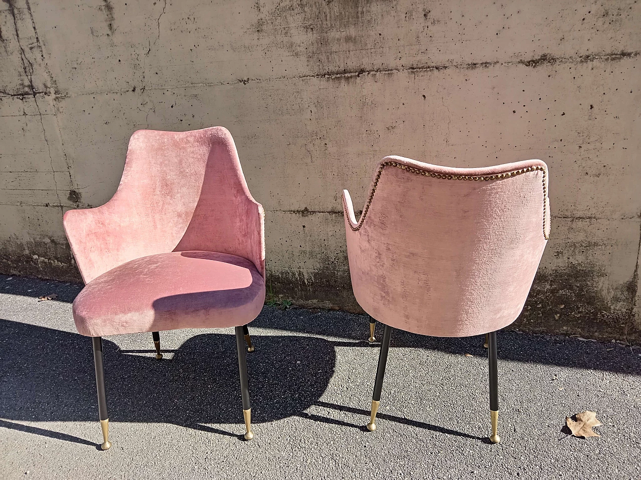 Pair of pink velvet and metal armchairs, 1950s 4