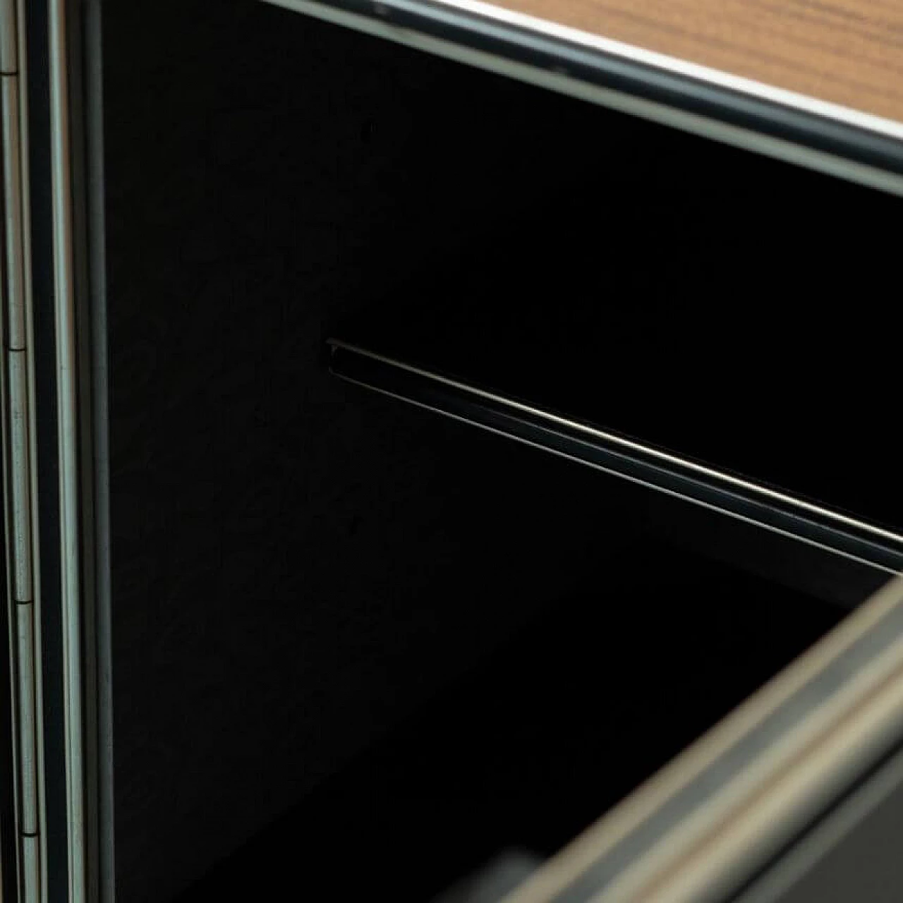 Credenza in legno e metallo con piedi in skai di Umberto Mascagni, anni '50 10