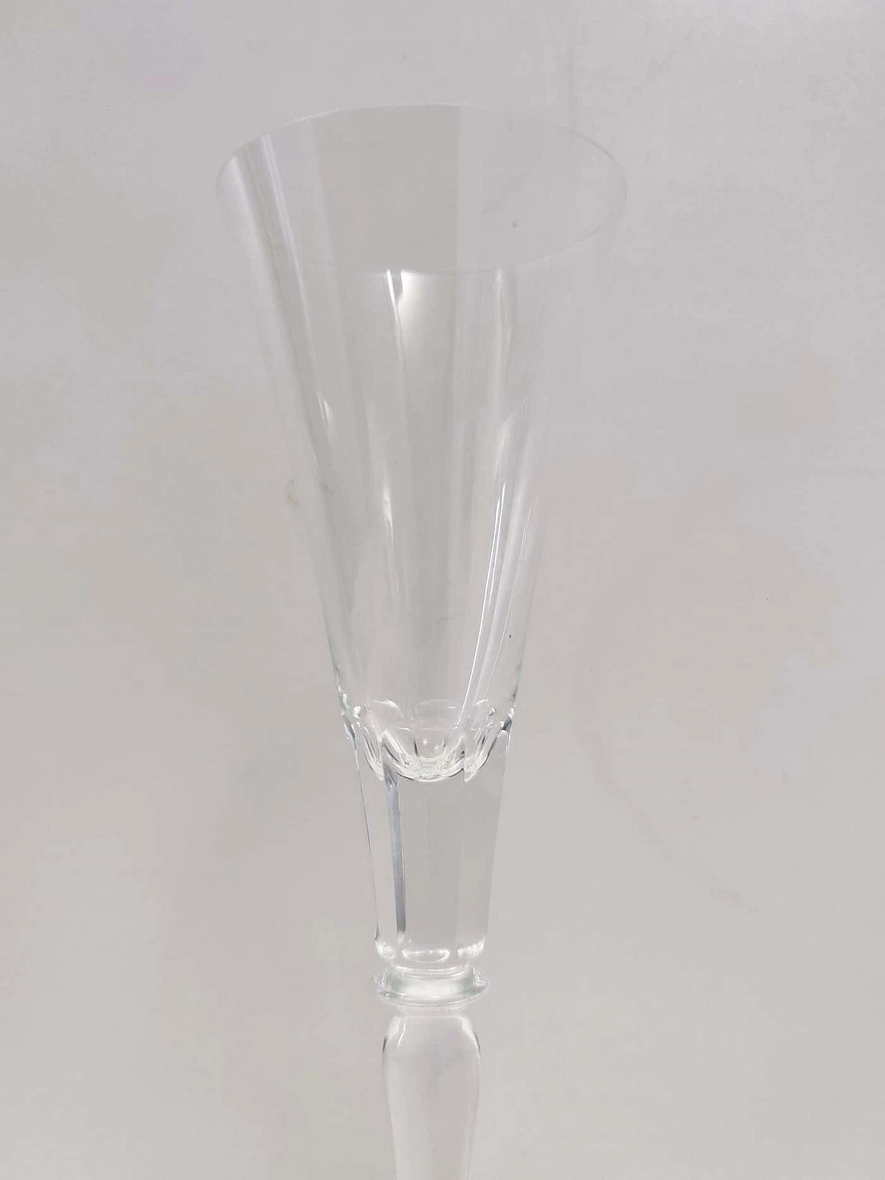 Pair of transparent crystal flutes attributed to Baccarat, 1930s 3
