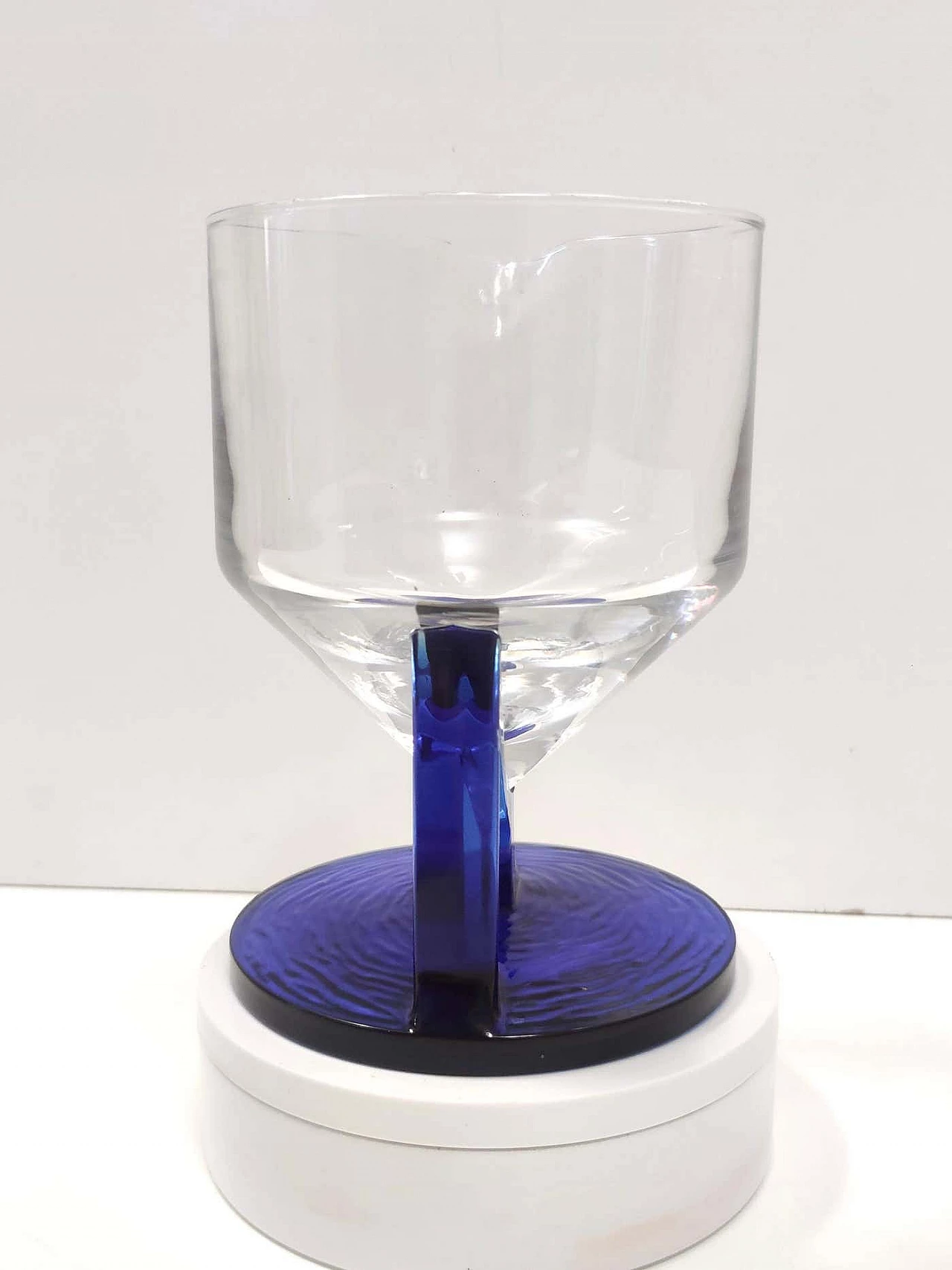 Brocca in vetro trasparente e blu, anni '70 3