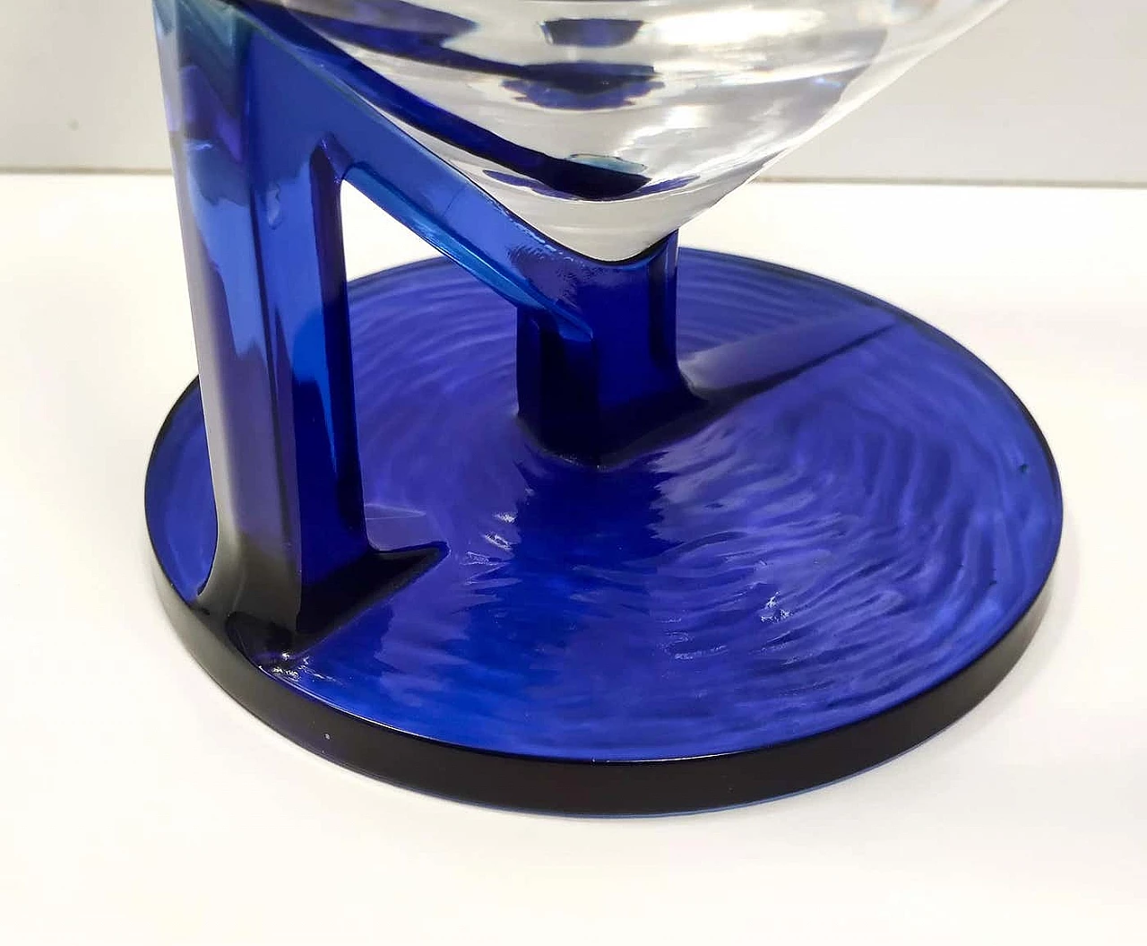 Brocca in vetro trasparente e blu, anni '70 8