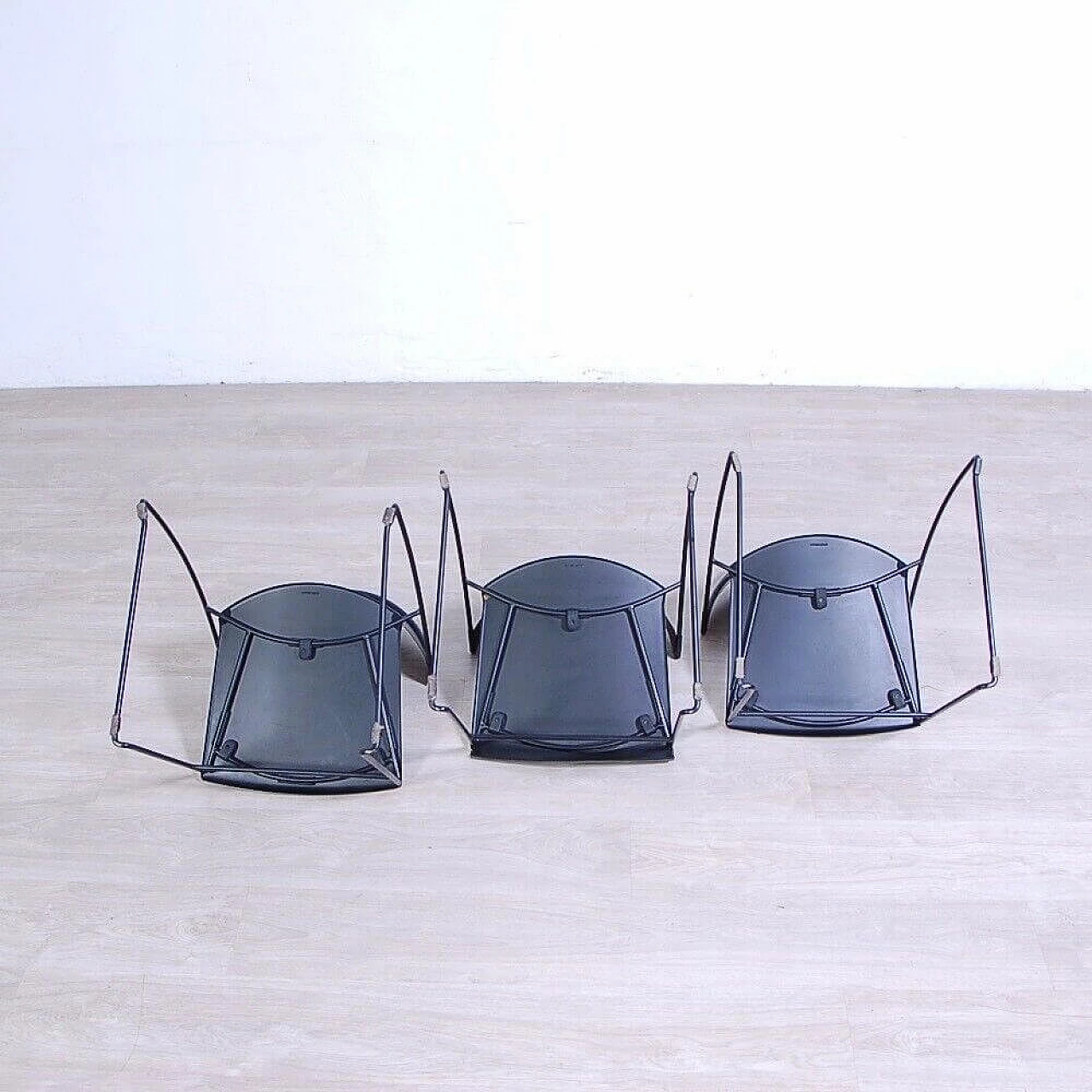 6 Sedie Juliette 601 nere di Hannes Wettstein per Baleri, anni '80 10