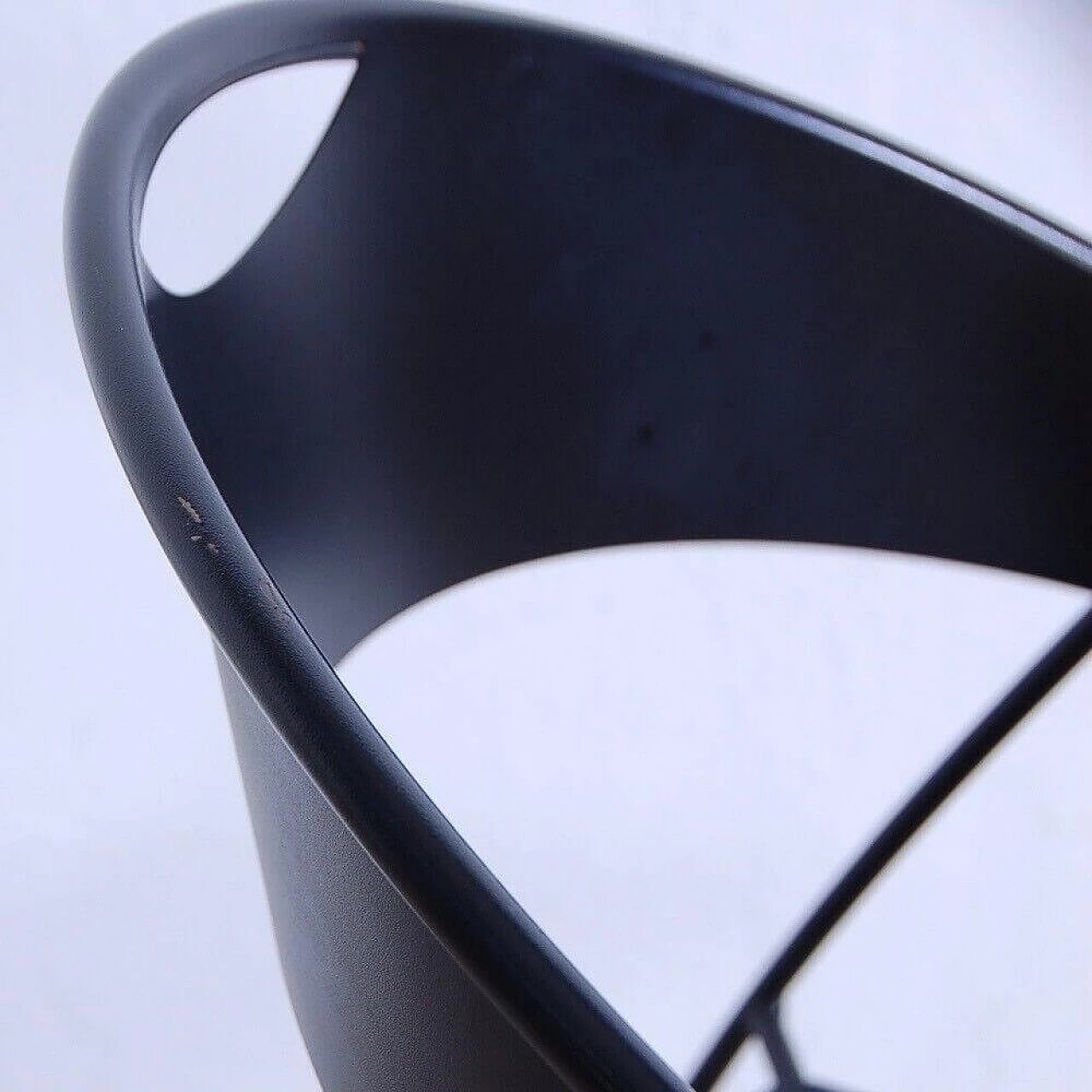 6 Sedie Juliette 601 nere di Hannes Wettstein per Baleri, anni '80 12