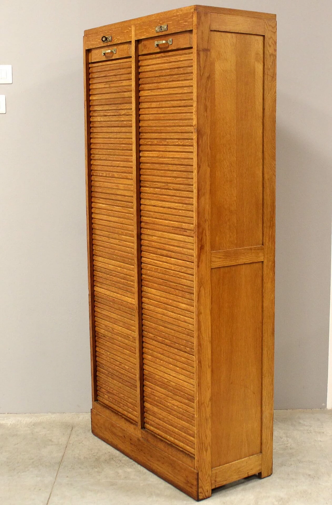 Oak filing cabinet with shutter, early 20th century 4