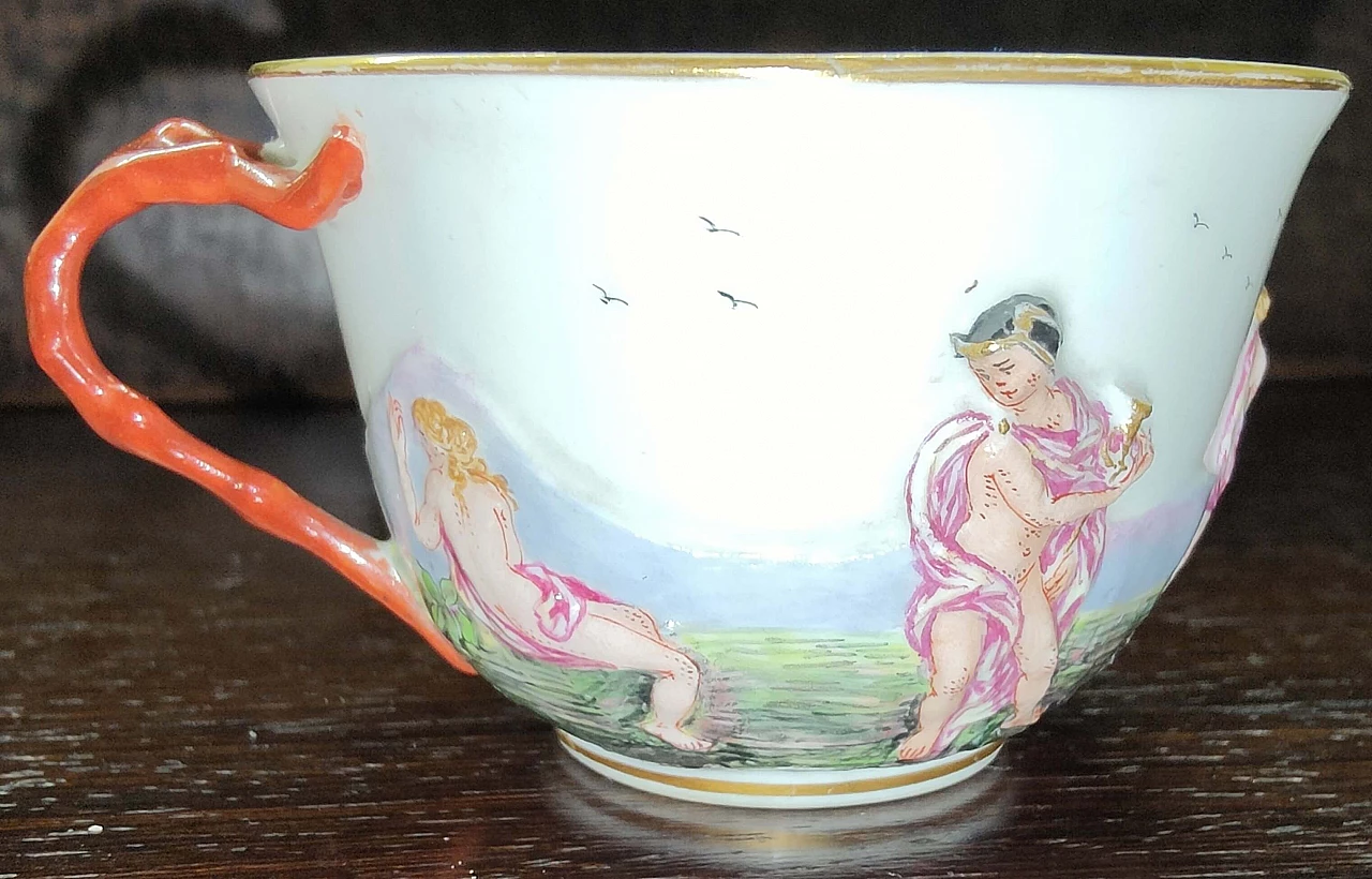 Capodimonte porcelain cup and saucer with mythological motif by Ginori, 19th century 8