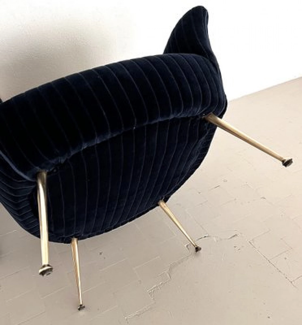 Brass and blue velvet armchair, 1970s 5