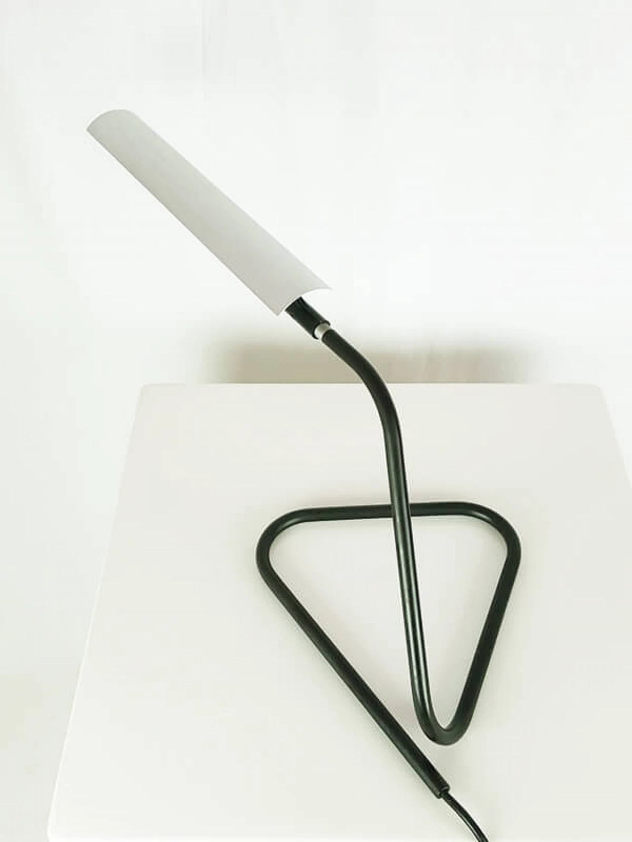 Tubino table lamp in black metal and aluminium by Achille and Pier Giacomo Castiglioni for Flos, 1970s 10