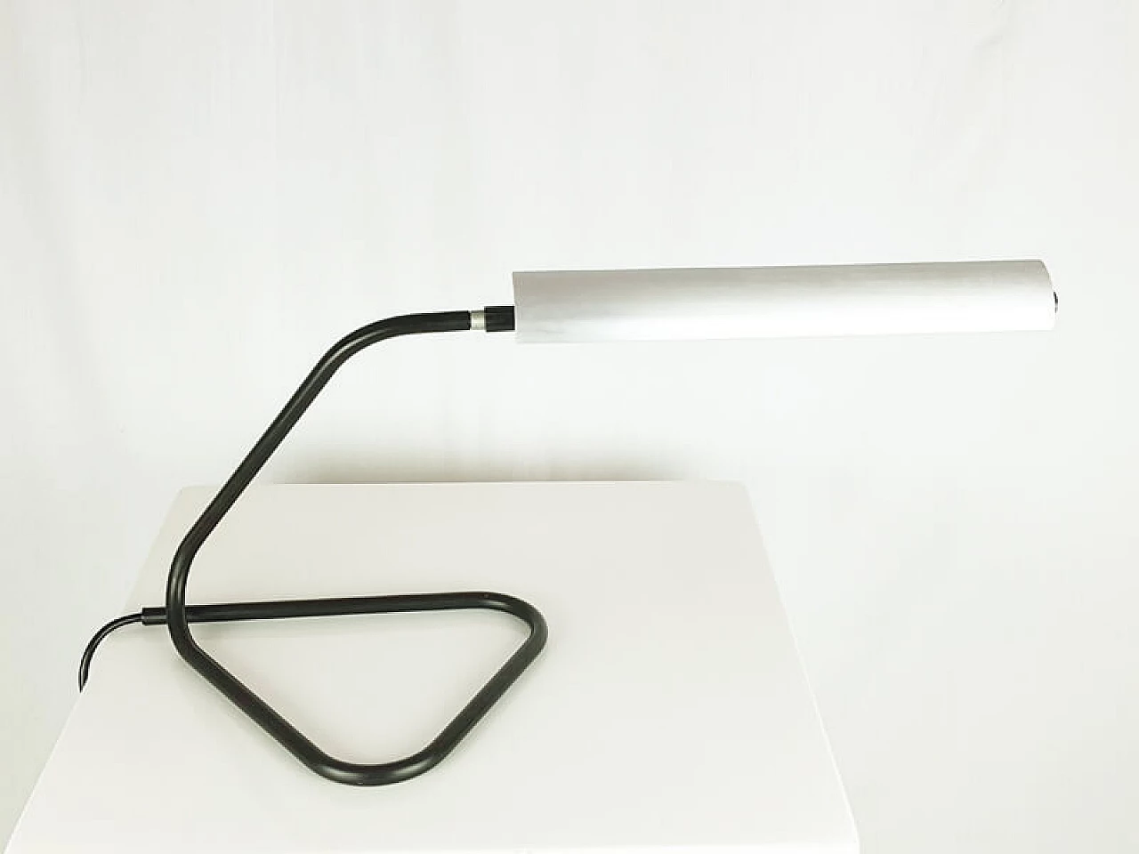 Tubino table lamp in black metal and aluminium by Achille and Pier Giacomo Castiglioni for Flos, 1970s 11