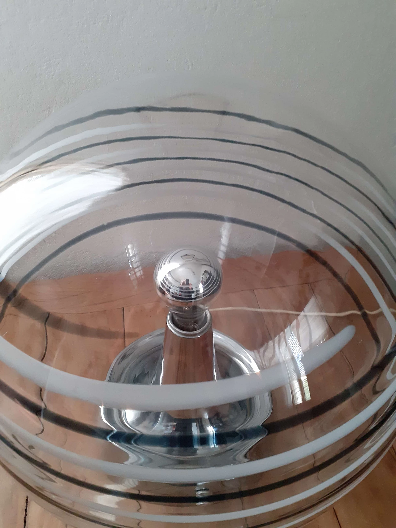 Lampada da tavolo in metallo cromato e vetro di Gino Vistosi, anni '60 3