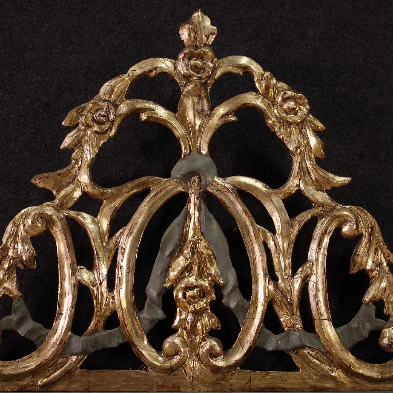 Specchio stile Luigi XVI in legno laccato e dorato, prima metà dell'800 4