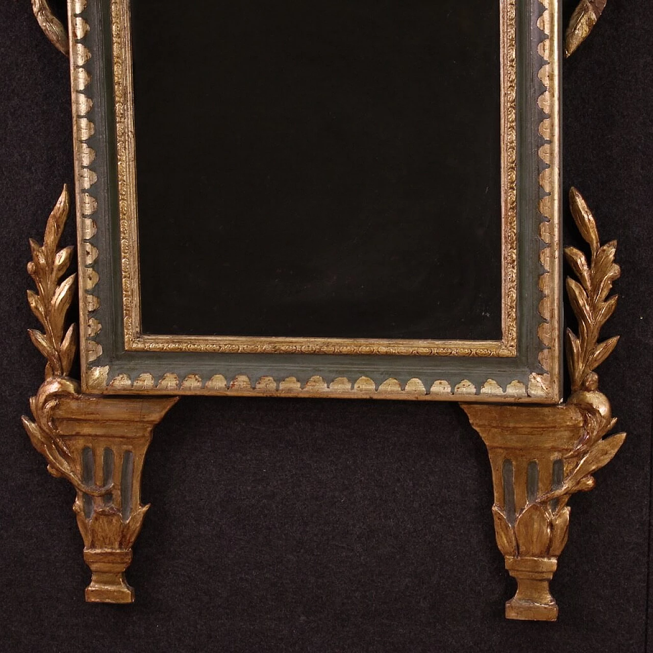 Specchio stile Luigi XVI in legno laccato e dorato, prima metà dell'800 10