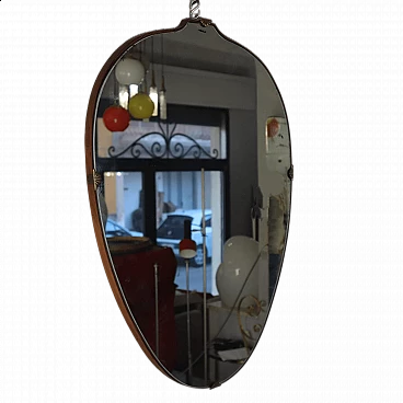 Specchio a forma di scudo con inserti in ottone, anni '50