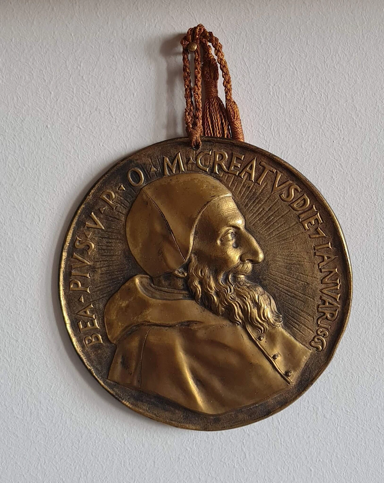 Bronze medallion with Pope Pius V attributed to Girolamo Lucenti, 17th century 1