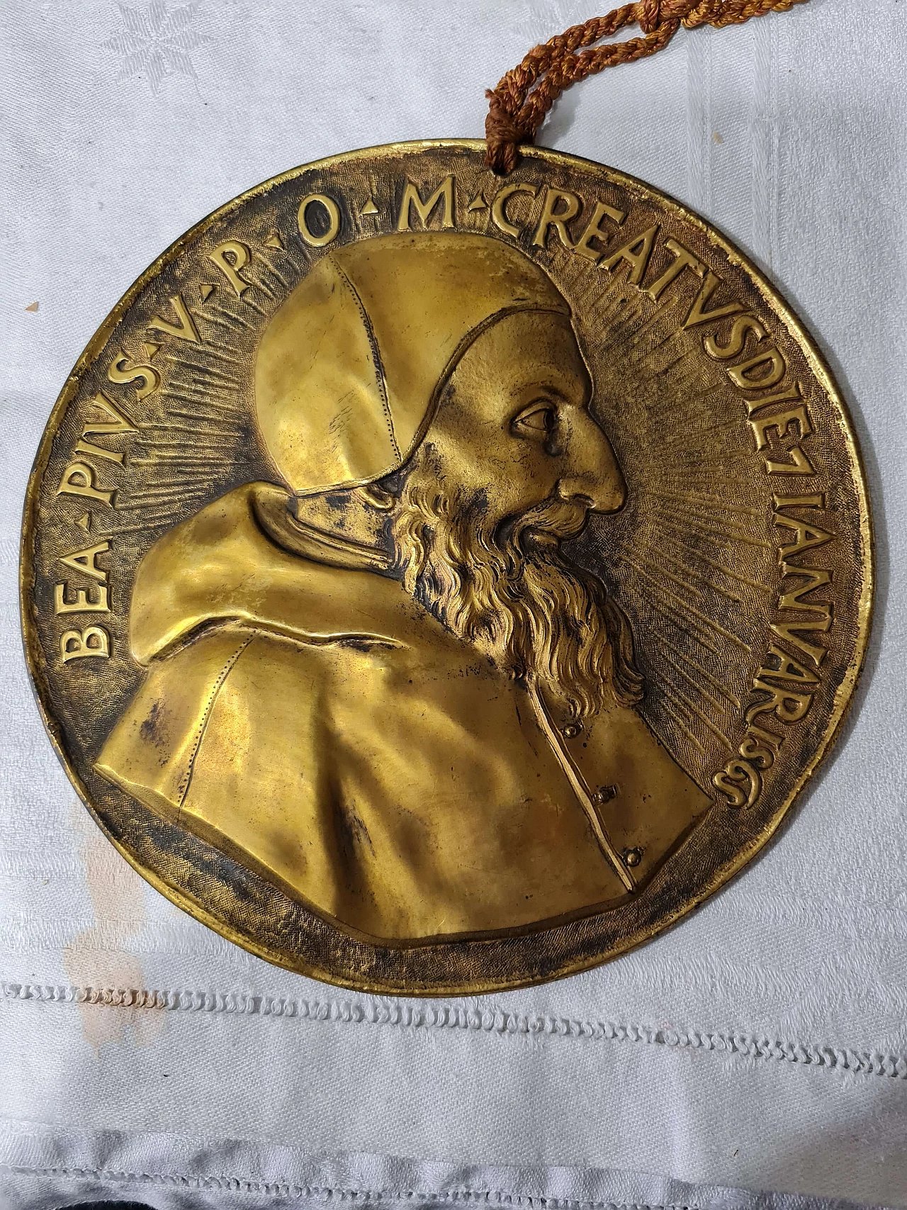 Bronze medallion with Pope Pius V attributed to Girolamo Lucenti, 17th century 4