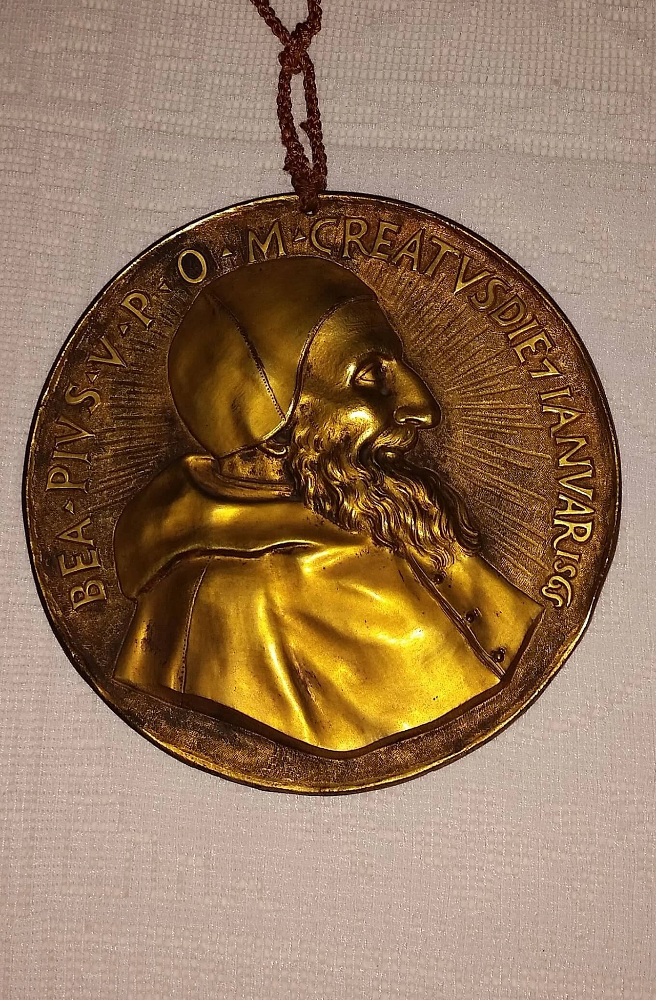 Bronze medallion with Pope Pius V attributed to Girolamo Lucenti, 17th century 5