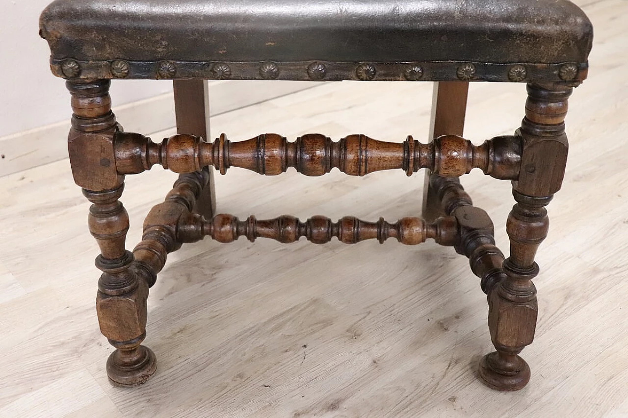 Sedia Luigi XIV in noce massello e pelle, '600 3