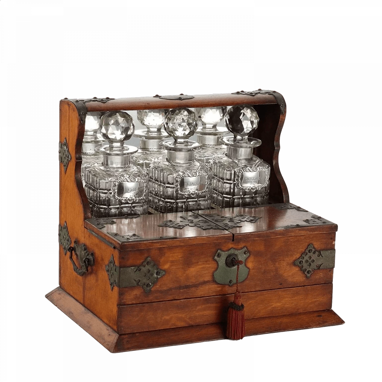 Oak and metal liquor box with crystal and silver bottles 11
