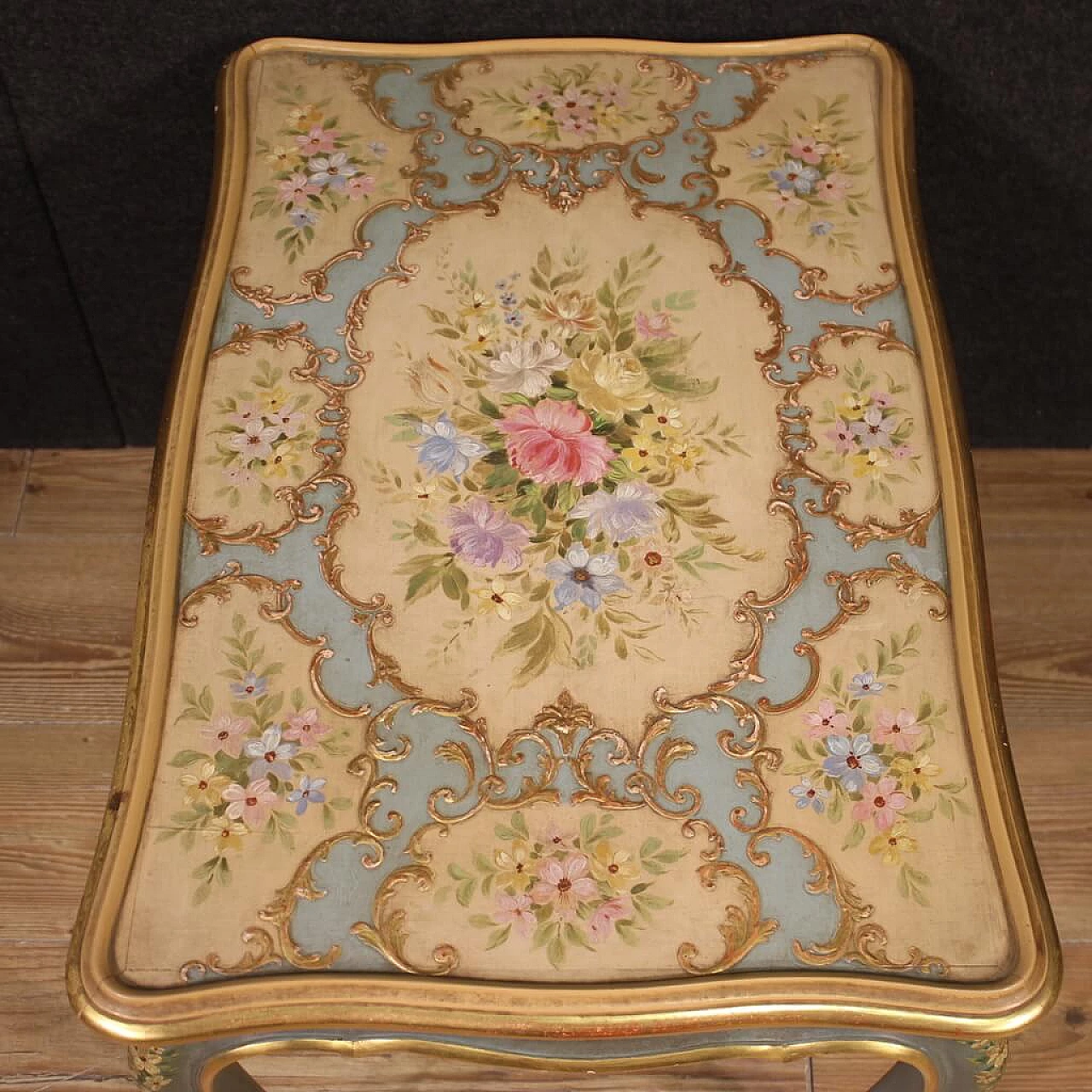Tavolino stile veneziano in legno laccato, dorato e dipinto, anni '60 5