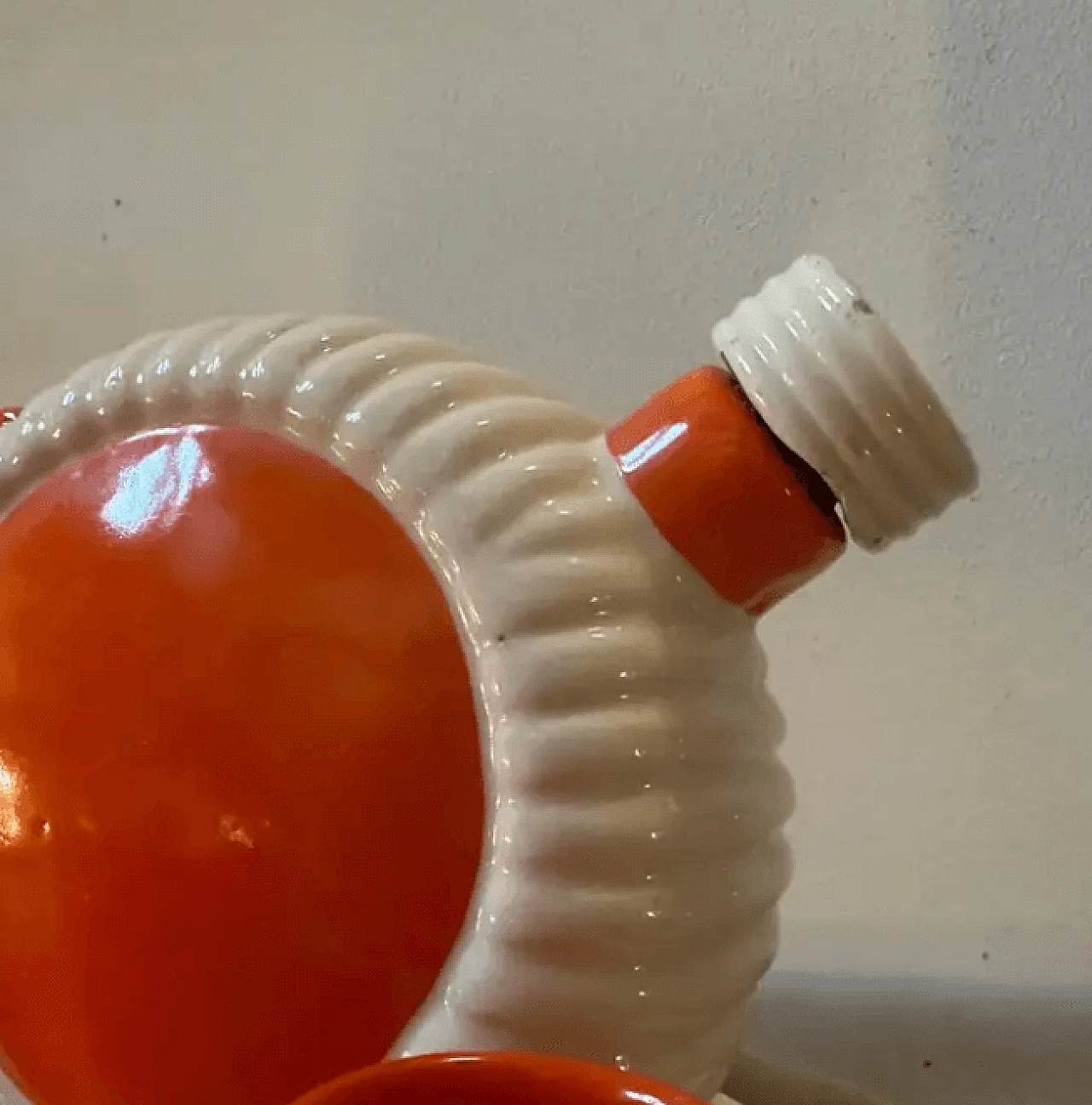 Servizio da liquore in ceramica arancione e bianca di Rometti Umbertide, anni '30 2