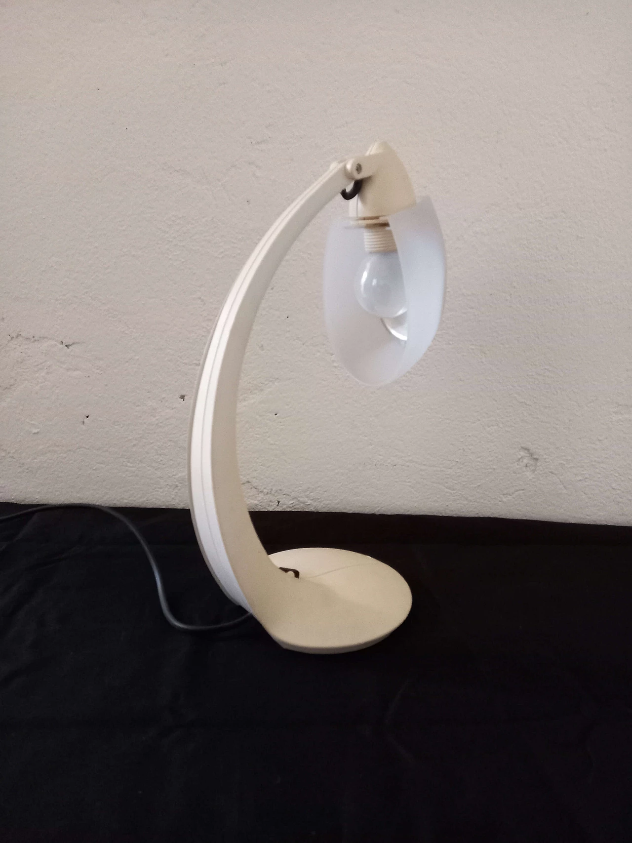Lampada da tavolo Virgola di Veneta Lumi, anni '90 3